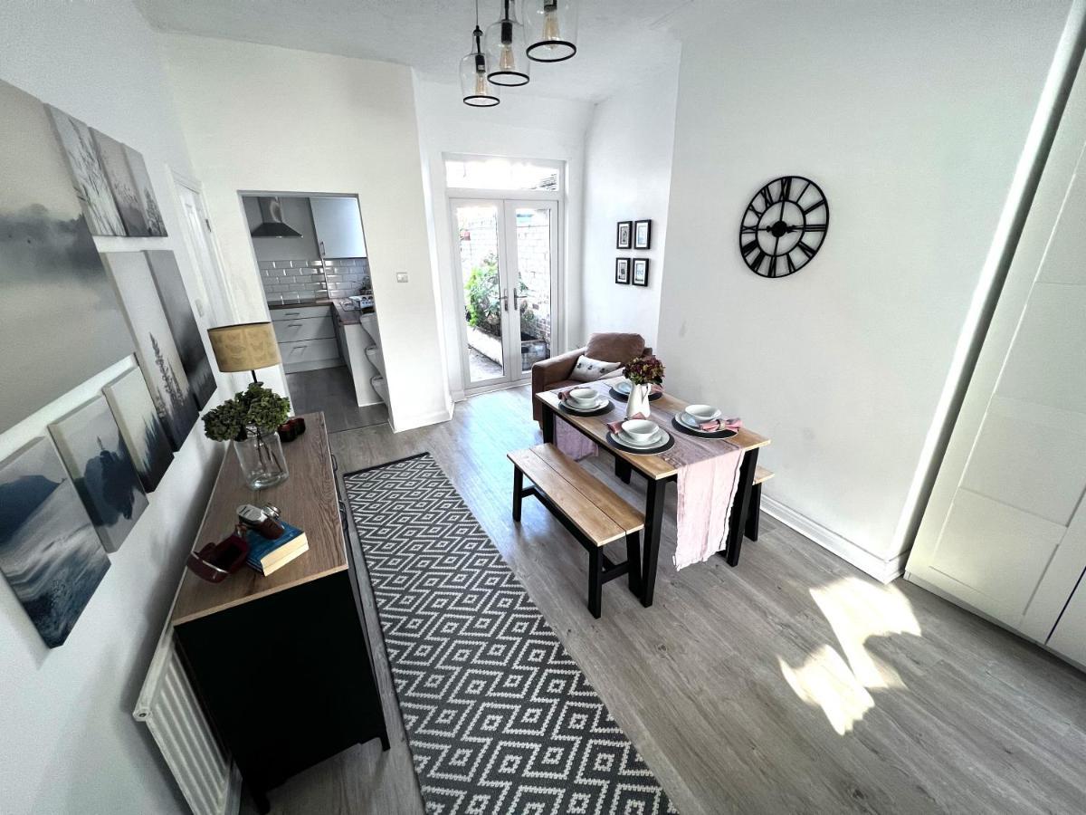 House In Манчестер Екстер'єр фото
